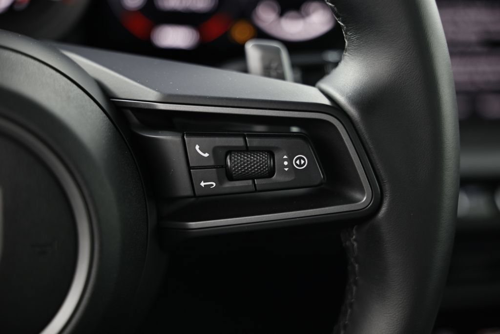 Certified 2022 Porsche 911 Carrera RWD image 34