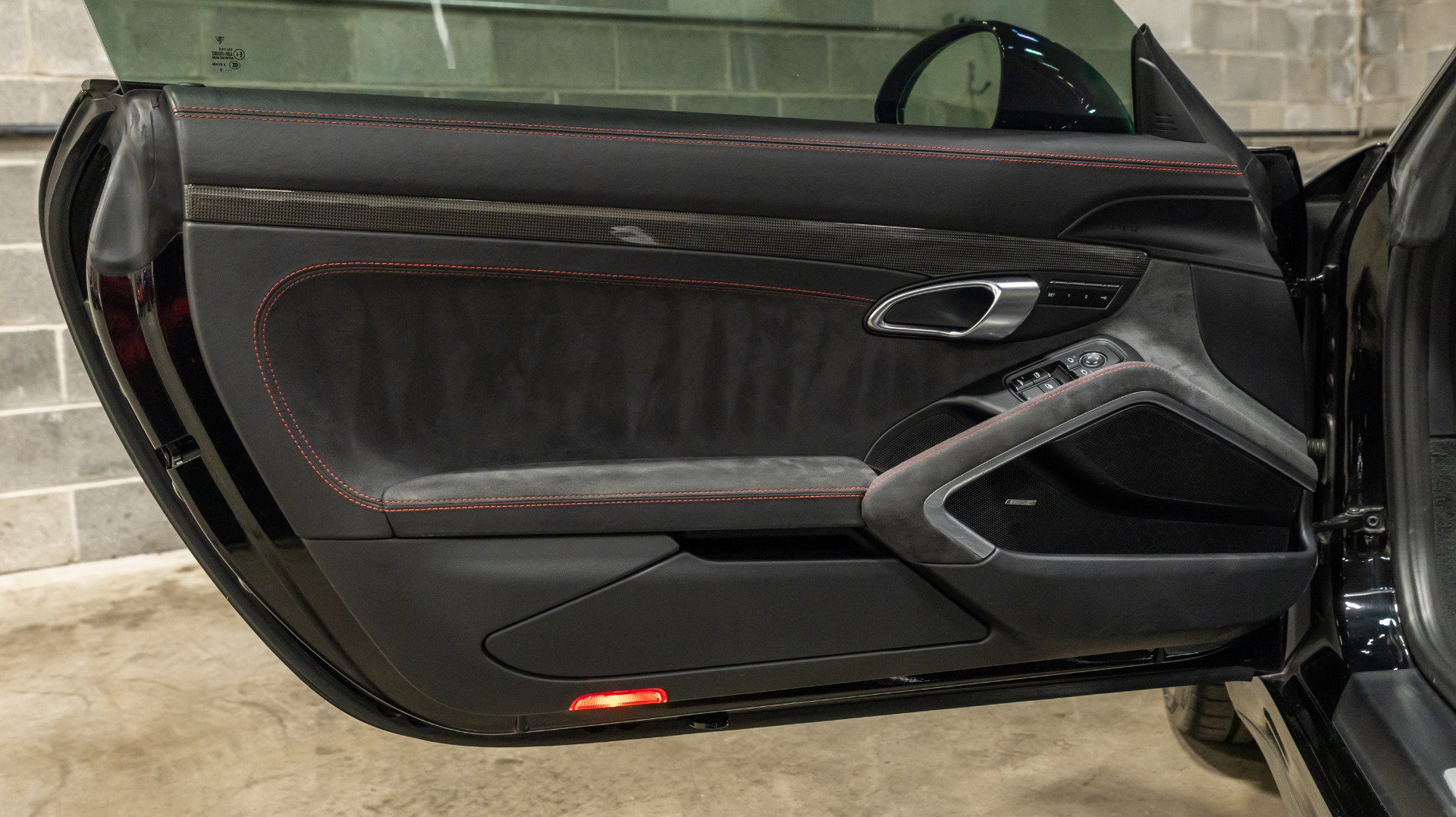 Used 2019 Porsche 911 Carrera 4 GTS image 32