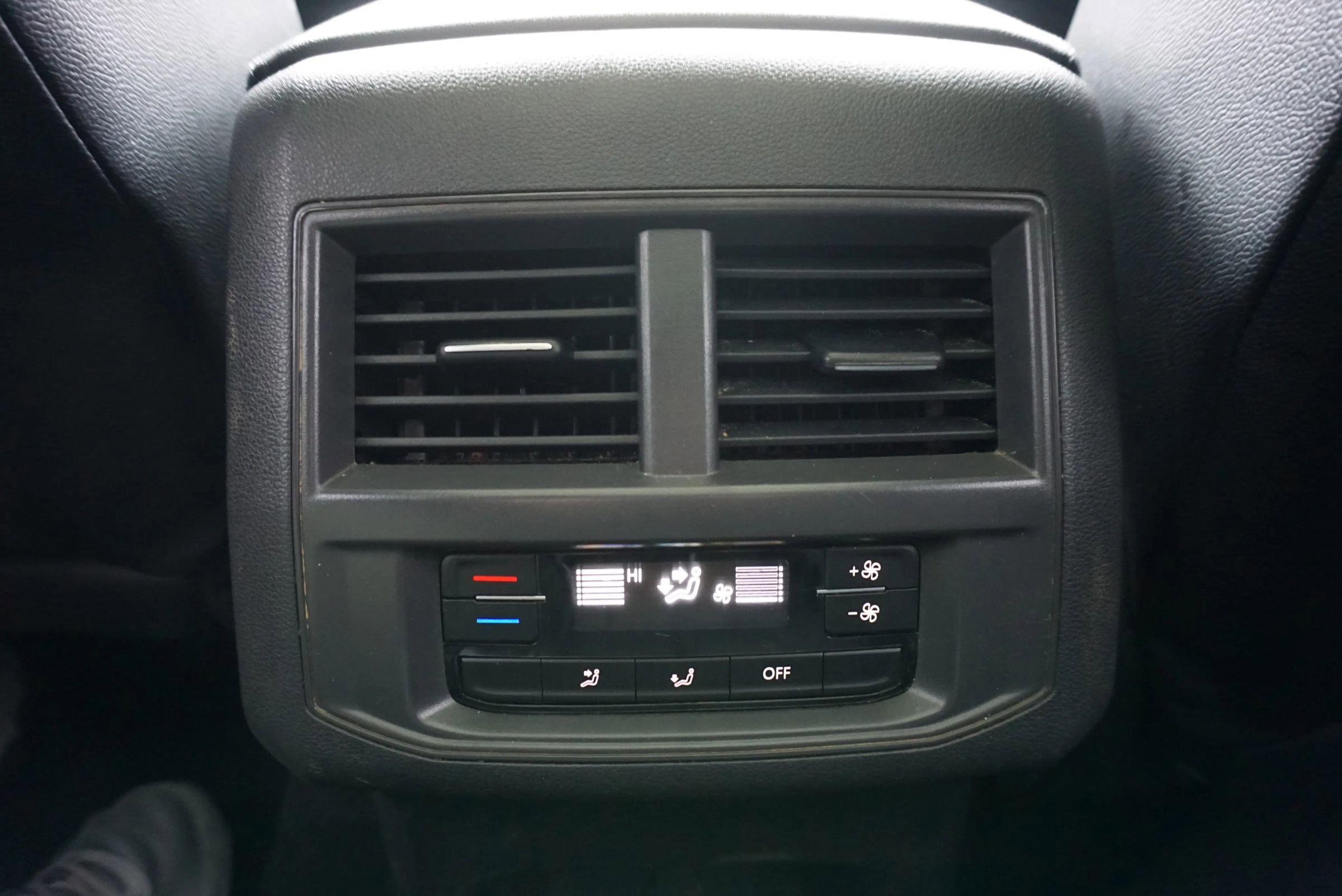 Used 2018 Volkswagen Atlas Launch Edition image 21