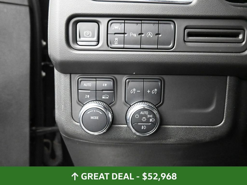 Used 2024 GMC Yukon XL SLT AWD/4WD image 34