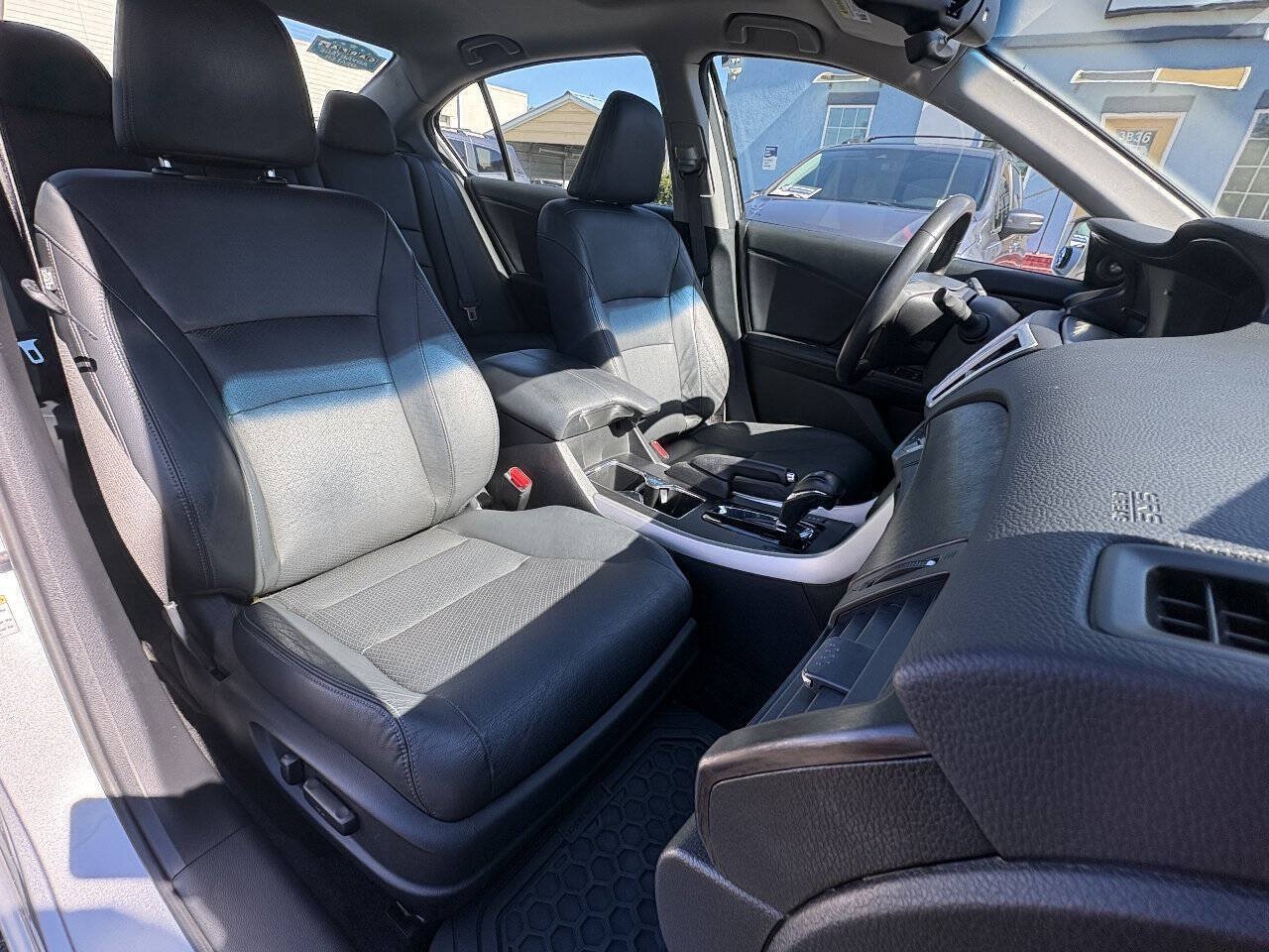 Used 2015 Honda Accord EX-L image 19