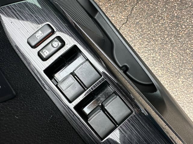 Used 2016 Toyota RAV4 Limited image 25