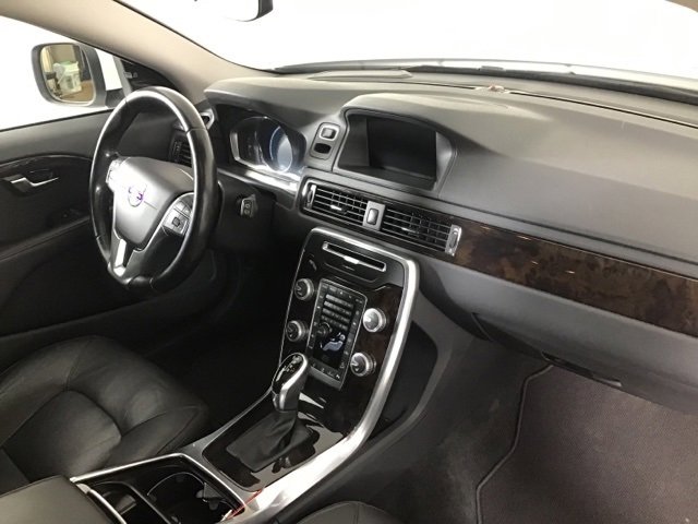 Used 2016 Volvo XC70 T5 Platinum w/ Climate Package image 23