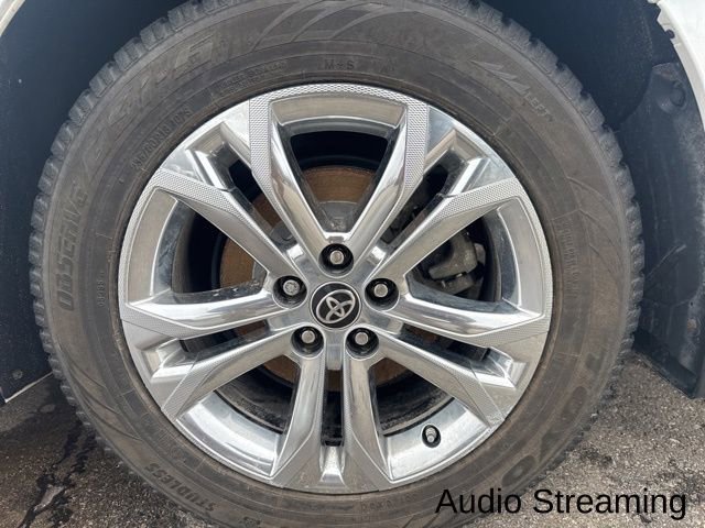 Used 2021 Toyota Sienna Limited image 2