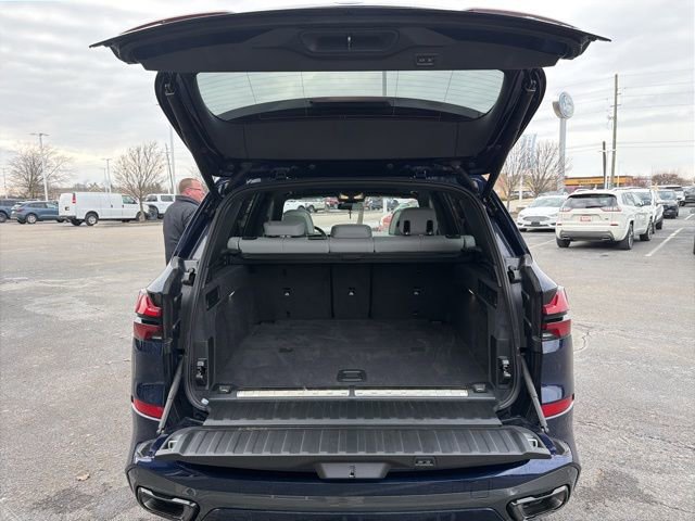 Used 2026 BMW X5 xDrive50e w/ Executive Package image 12