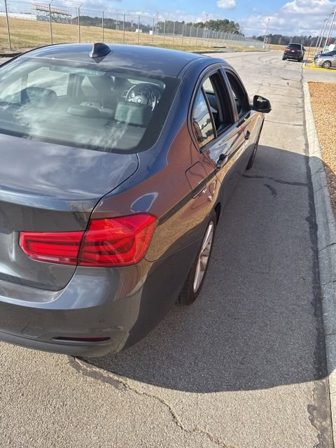 Used 2018 BMW 320i Sedan w/ Convenience Package image 7