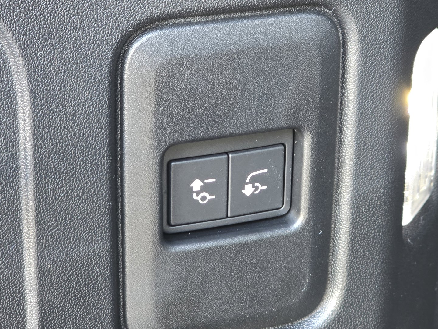 New 2026 Land Rover Defender 130 V8 image 19