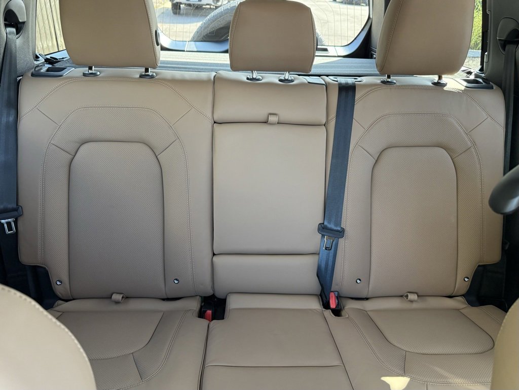 New 2026 Land Rover Defender 110 S image 32