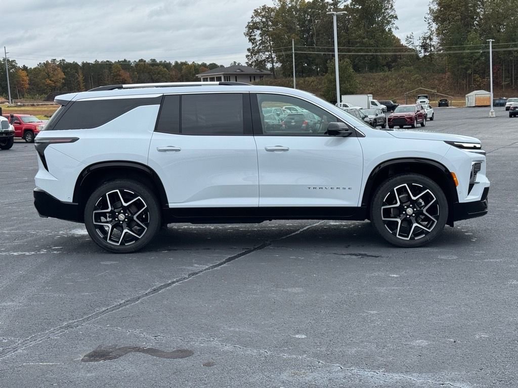 New 2026 Chevrolet Traverse High Country image 2