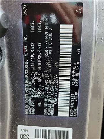 Used 2023 Toyota Sienna Platinum AWD/4WD image 26