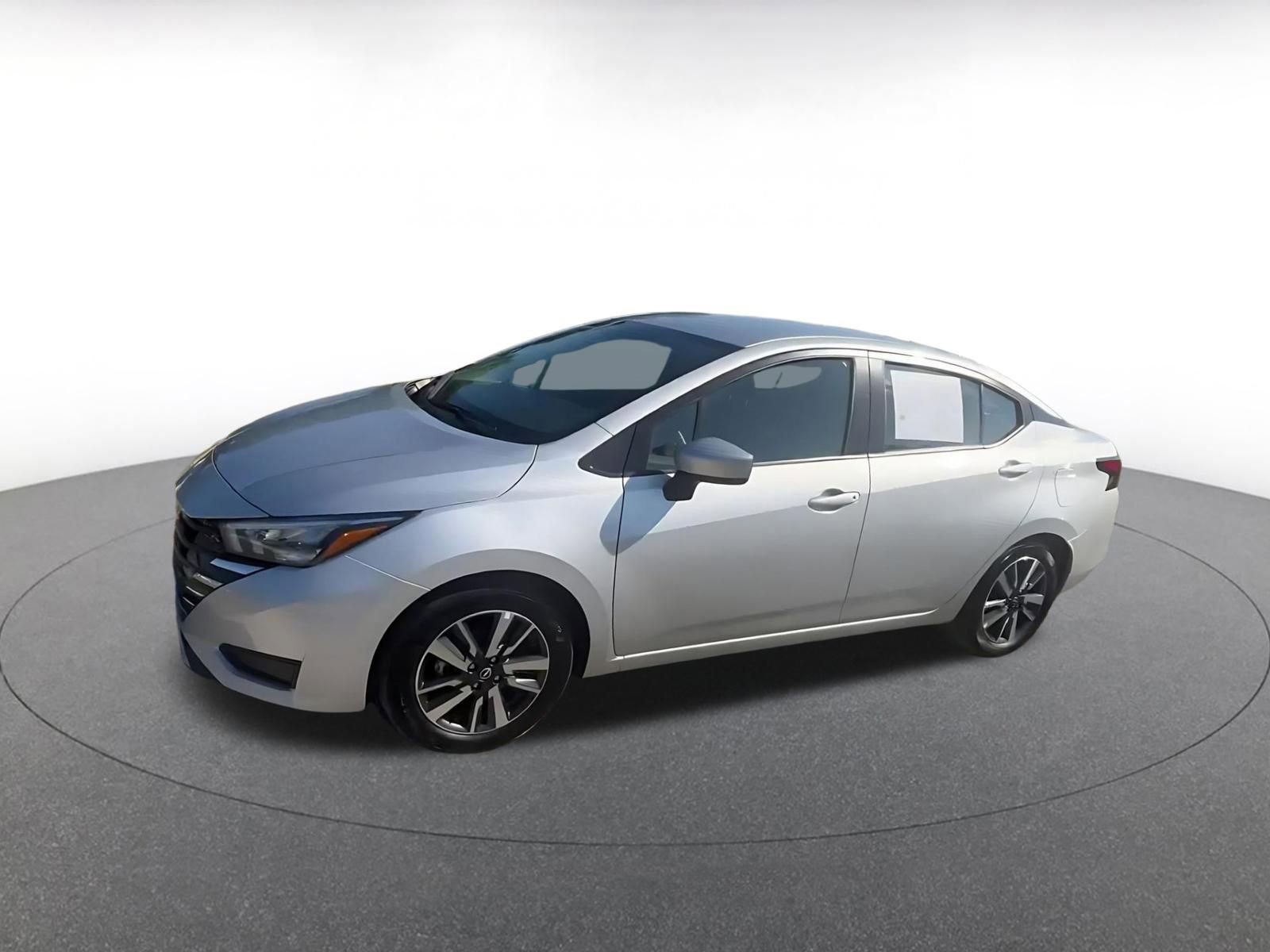 Used 2025 Nissan Versa SV FWD image 8