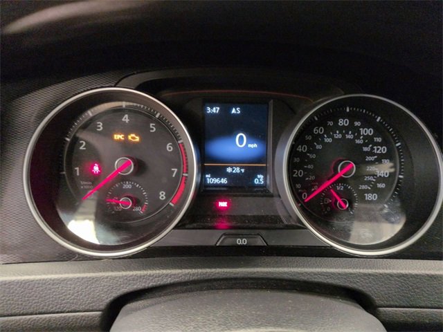 Used 2016 Volkswagen Golf S image 18