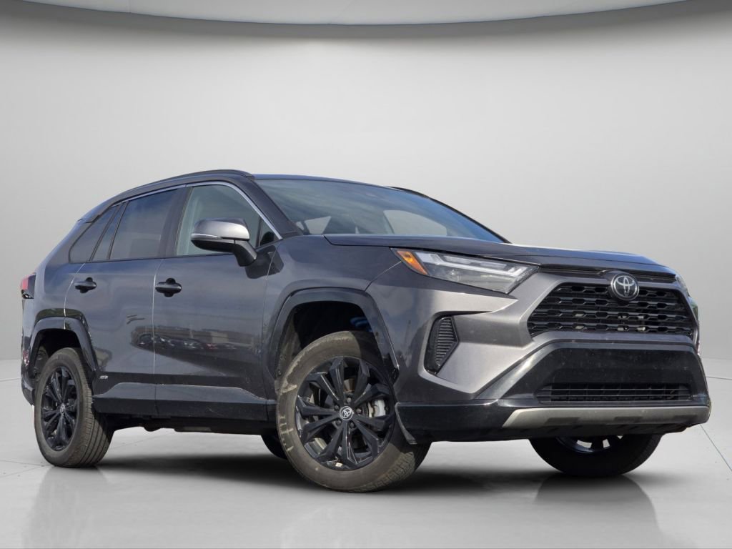 Used 2025 Toyota RAV4 SE w/ Convenience Package AWD/4WD image 2