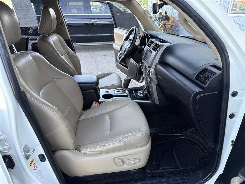 Used 2010 Toyota 4Runner Limited AWD/4WD image 21