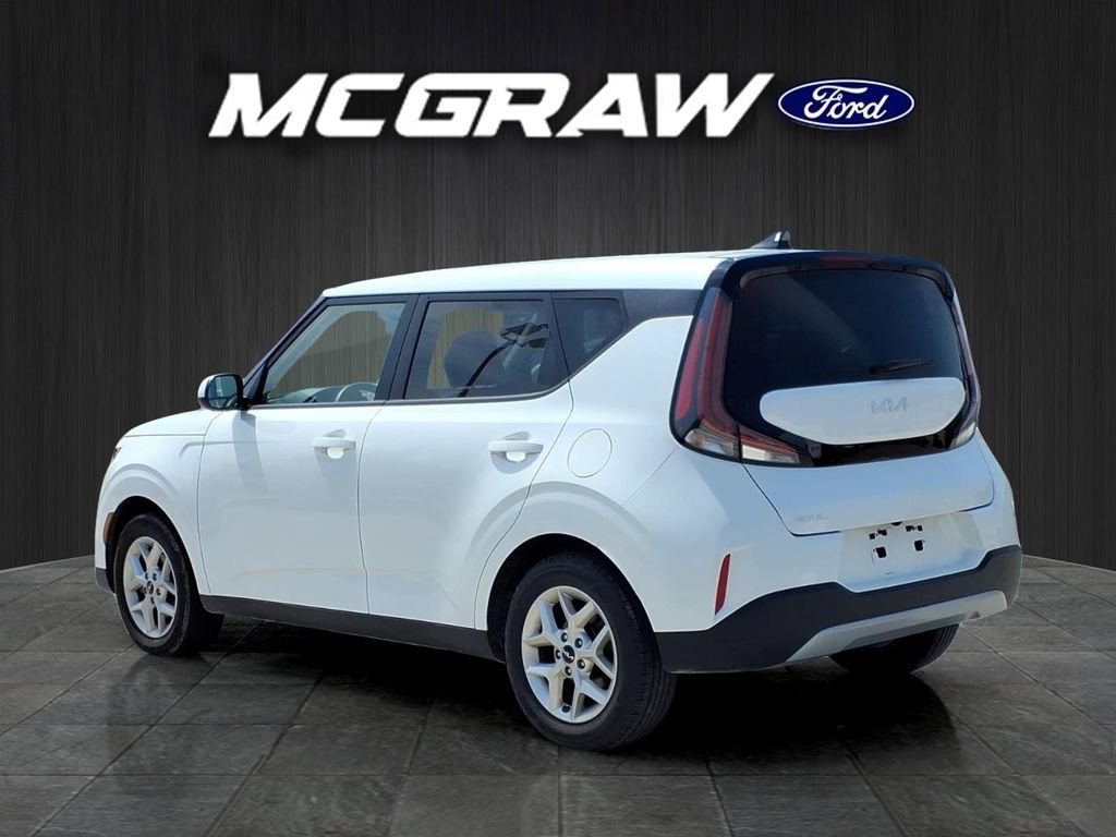 Used 2024 Kia Soul LX w/ Option Group 015 FWD image 6