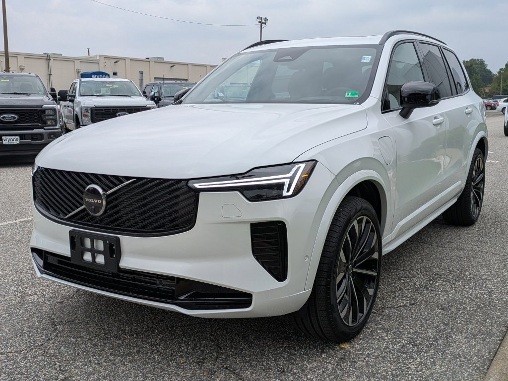 New 2026 Volvo XC90 T8 Ultra w/ Protection Package Premier AWD/4WD image 8