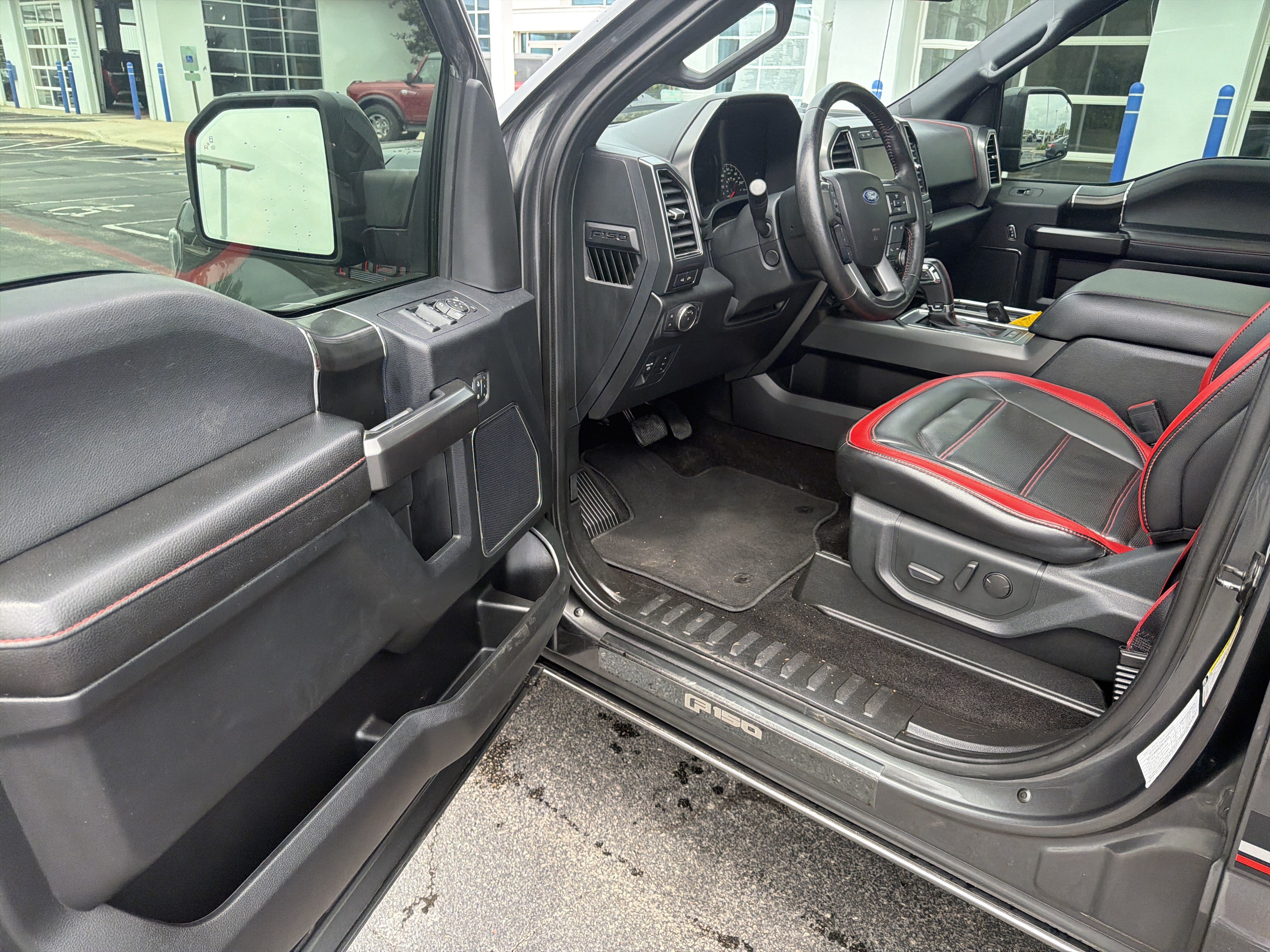Certified 2019 Ford F150 Lariat w/ Equipment Group 502A Luxury AWD/4WD image 24