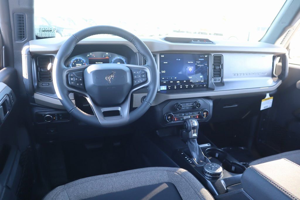 New 2025 Ford Bronco Big Bend image 2