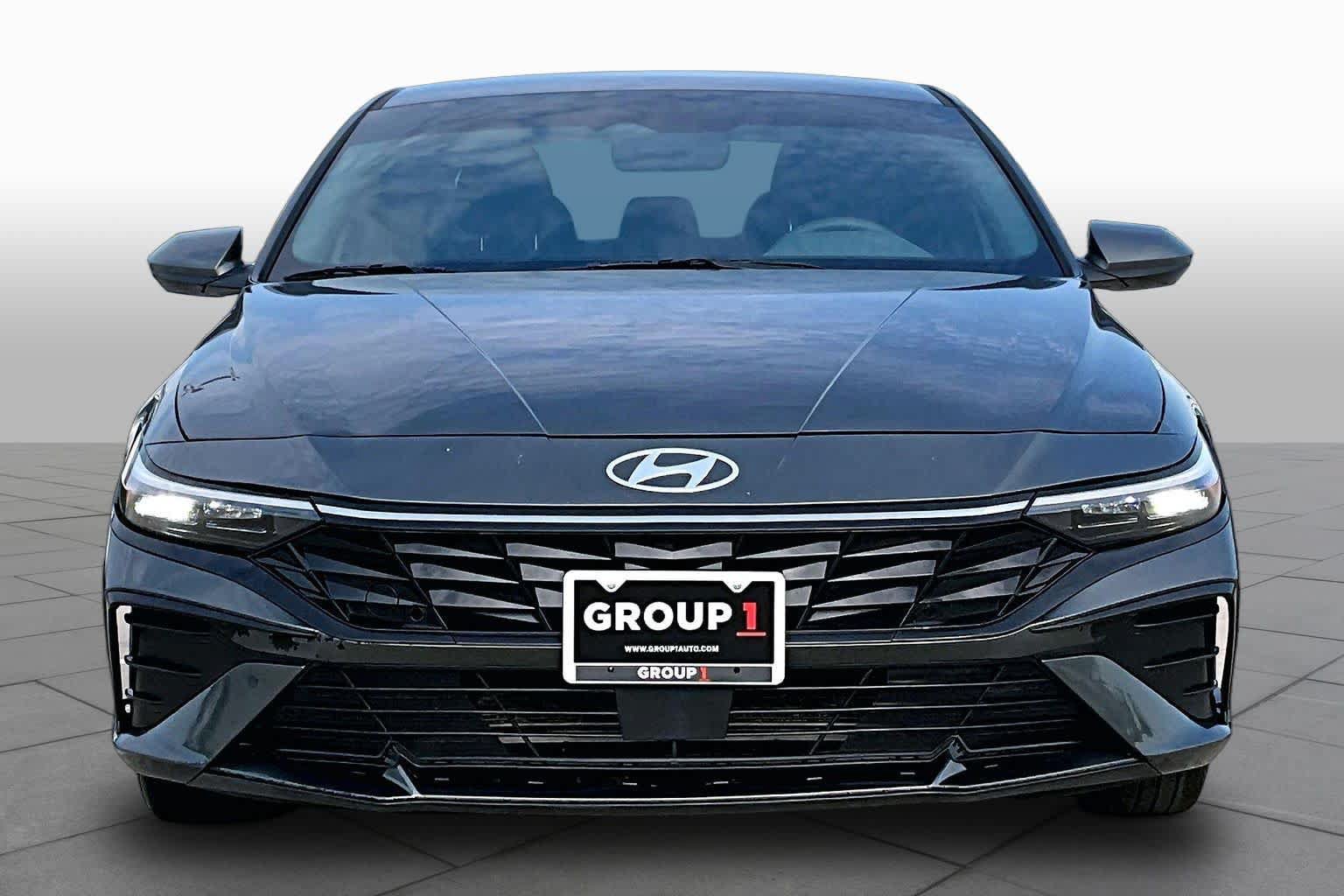 Used 2024 Hyundai Elantra SEL FWD image 4
