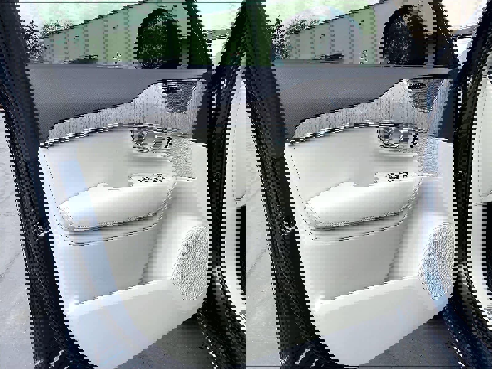 Used 2023 Volvo XC90 B6 Plus w/ Protection Package Premier image 26