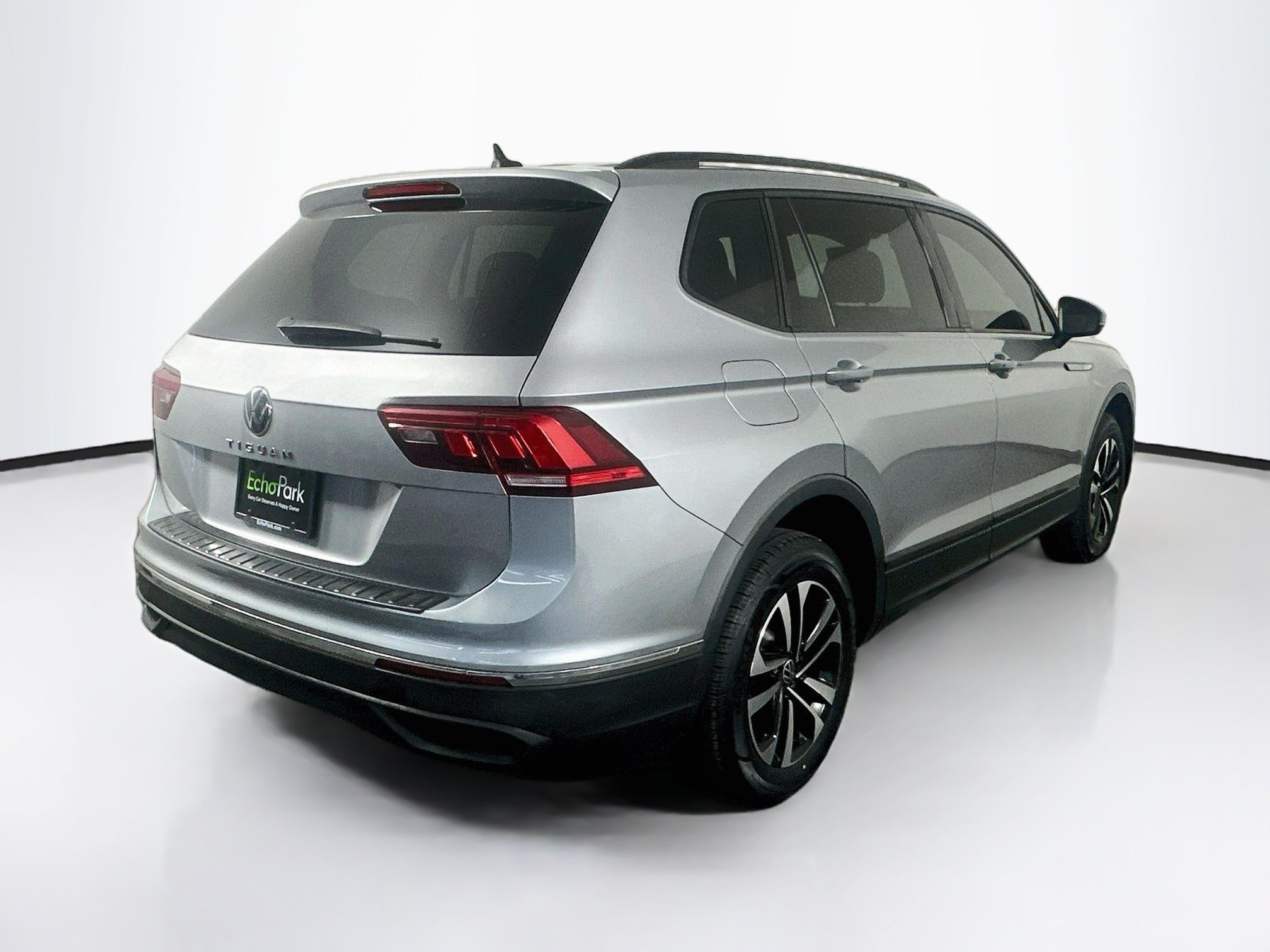 Used 2022 Volkswagen Tiguan S FWD image 9