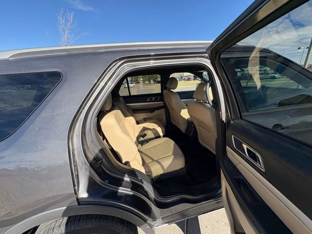 Used 2017 Ford Explorer XLT w/ Equipment Group 202A image 31