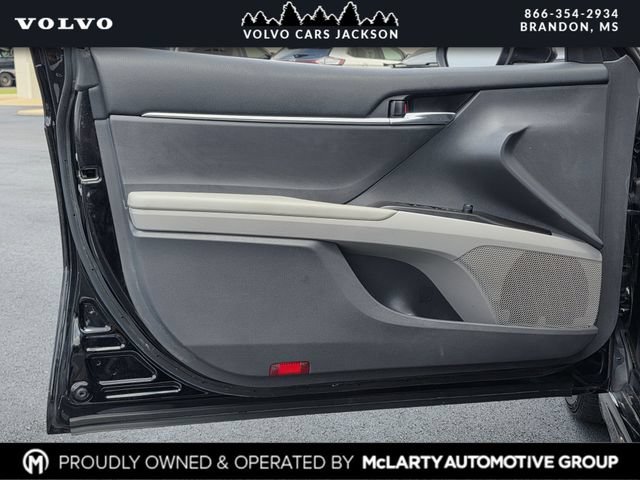 Used 2022 Toyota Camry SE FWD image 14