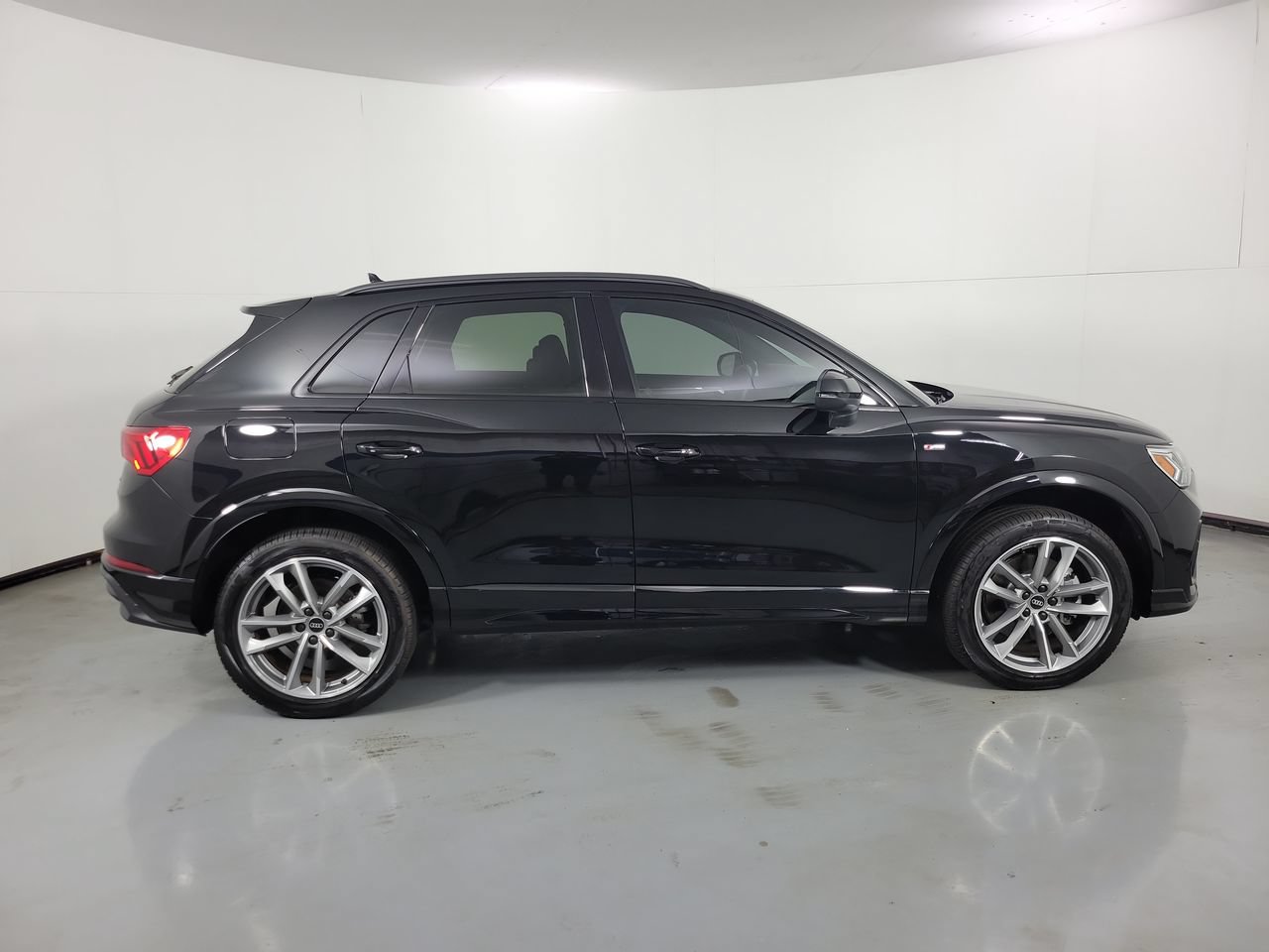 Used 2024 Audi Q3 2.0T Premium AWD/4WD image 6