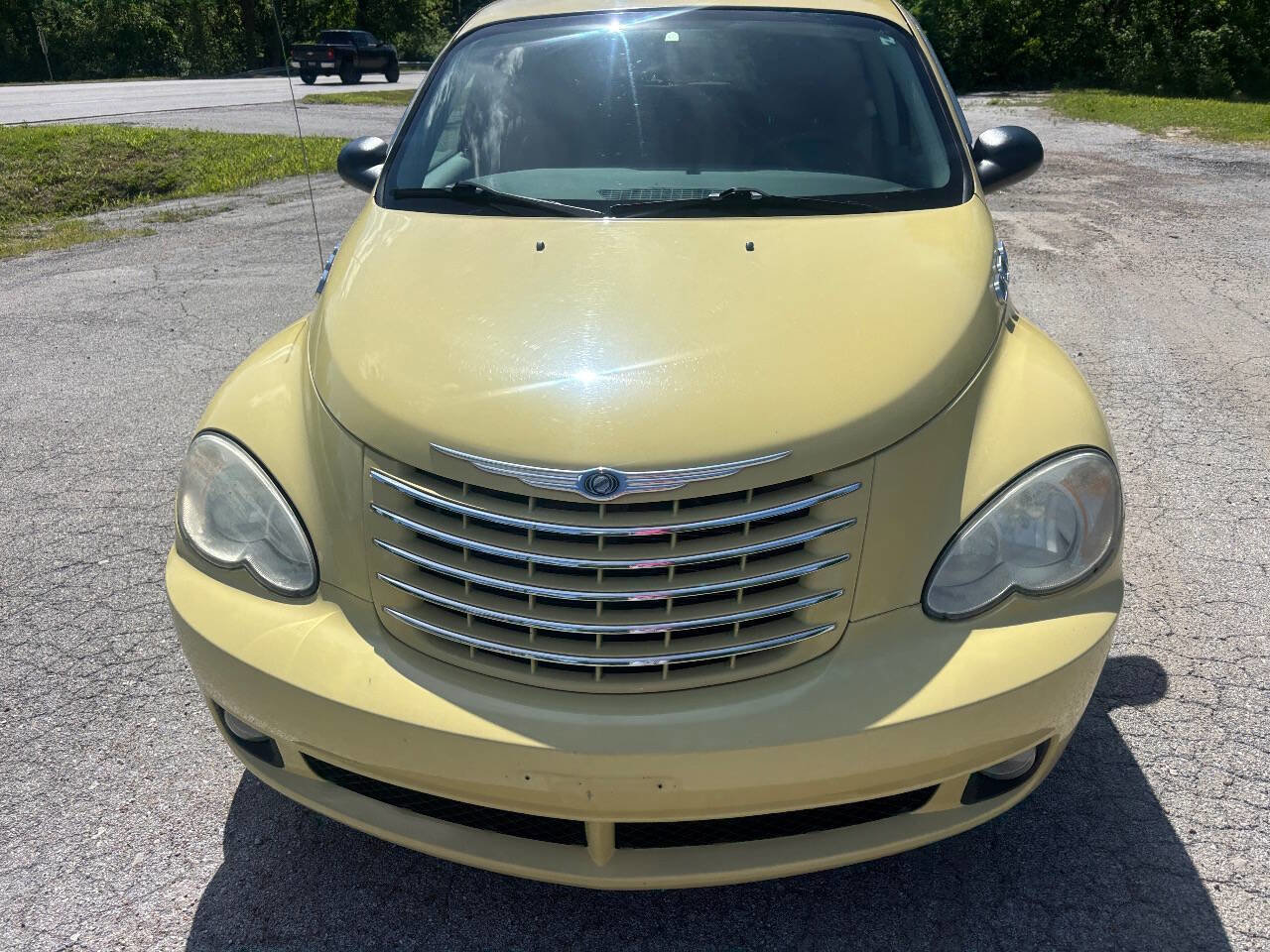 Used 2007 Chrysler PT Cruiser Limited FWD image 3