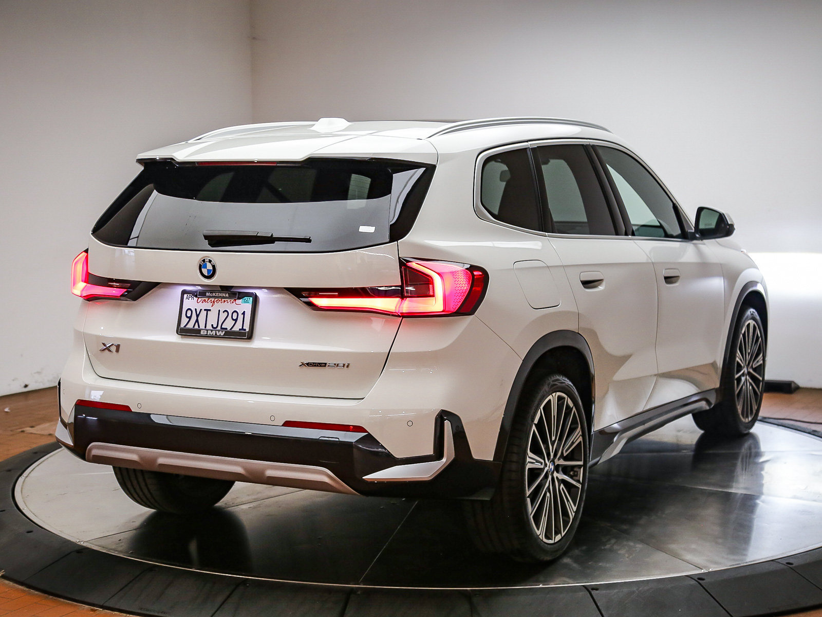 Used 2026 BMW X1 xDrive28i w/ Convenience Package AWD/4WD image 7