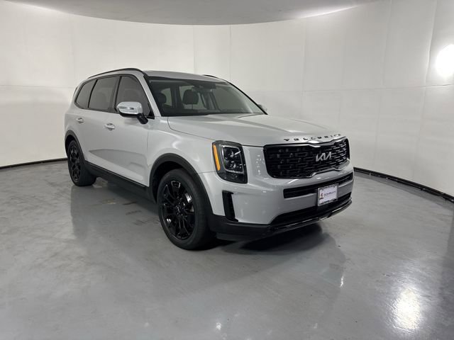 Certified 2022 Kia Telluride EX w/ EX Premium Package AWD/4WD image 3