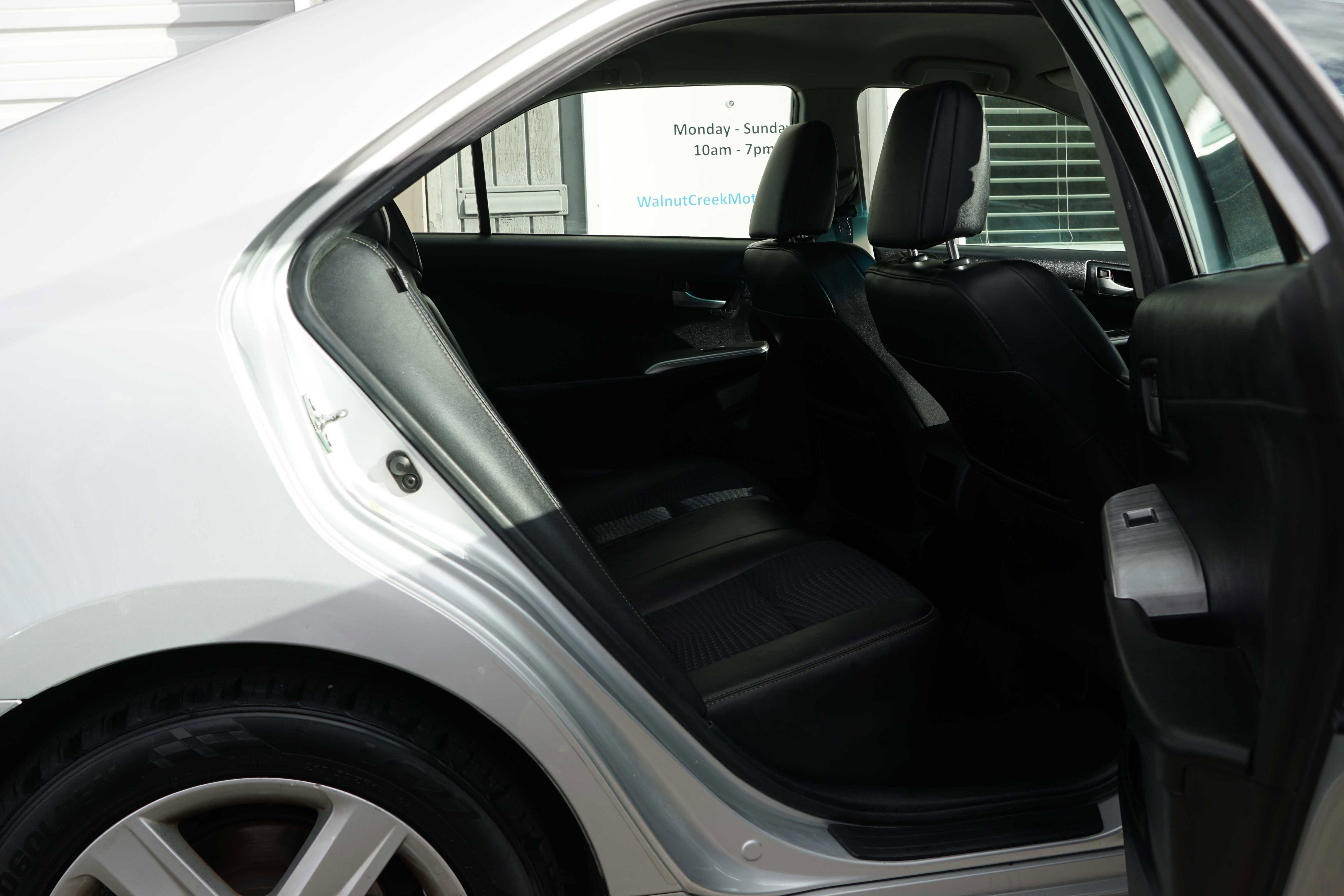 Used 2014 Toyota Camry SE image 30