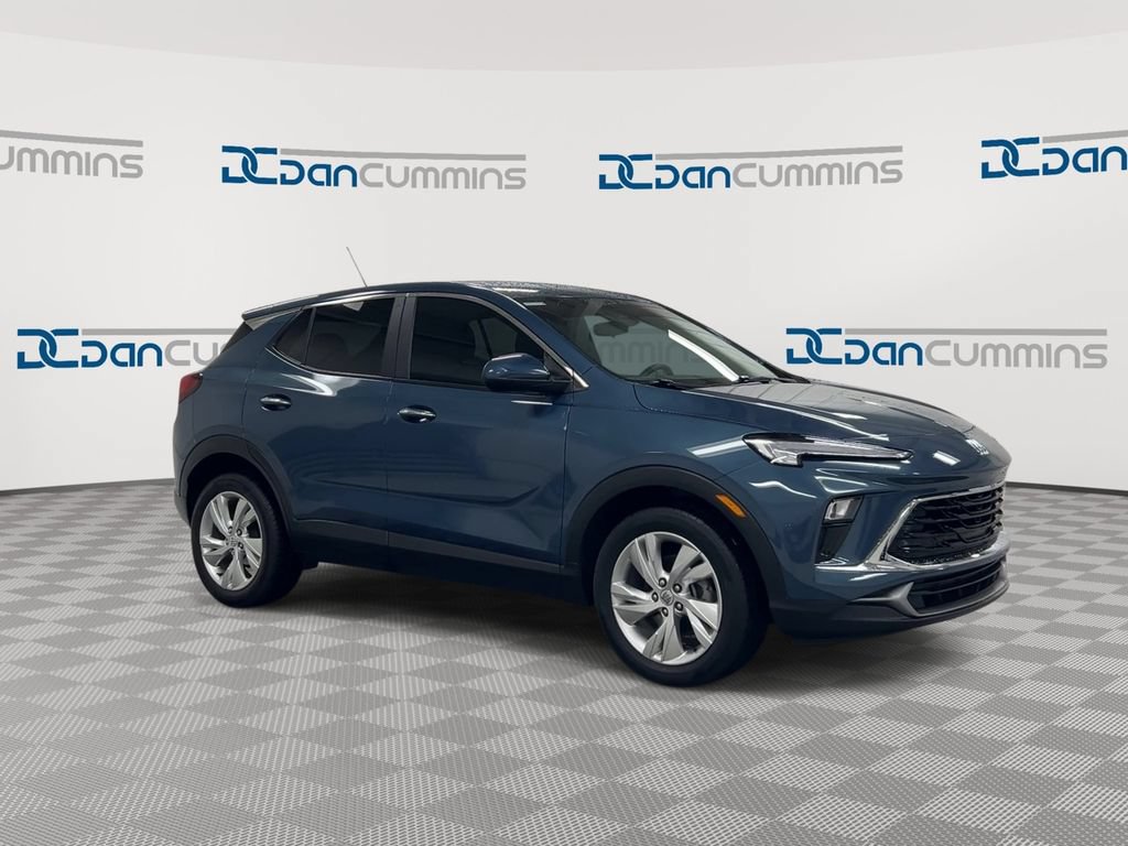 Used 2025 Buick Encore GX Preferred FWD image 2