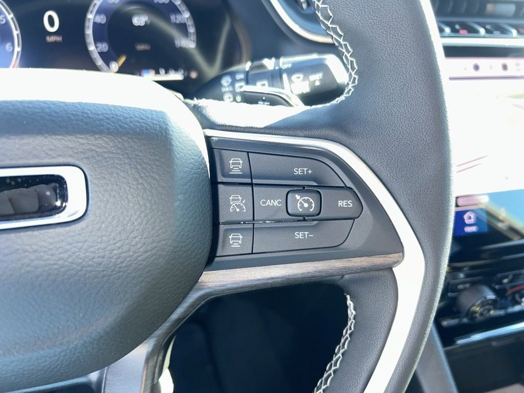 New 2025 Jeep Grand Cherokee L Limited w/ Black Appearance Package image 24