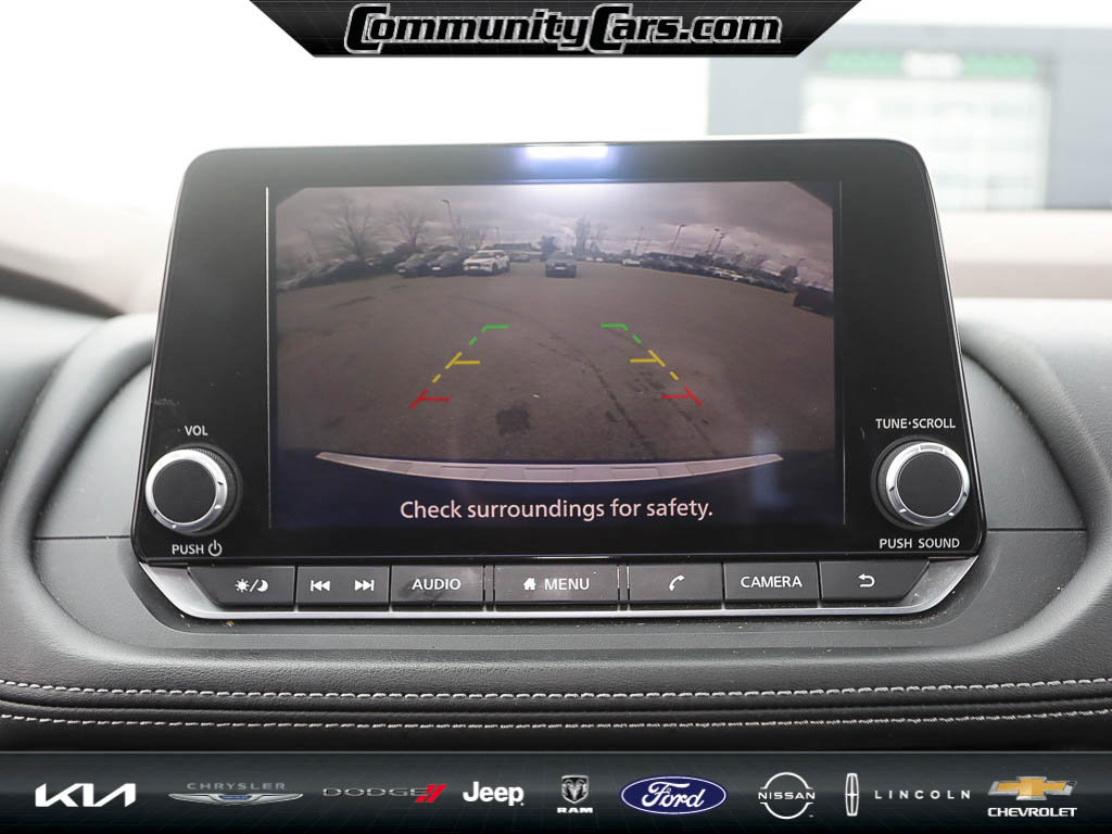 Used 2023 Nissan Rogue SV image 17