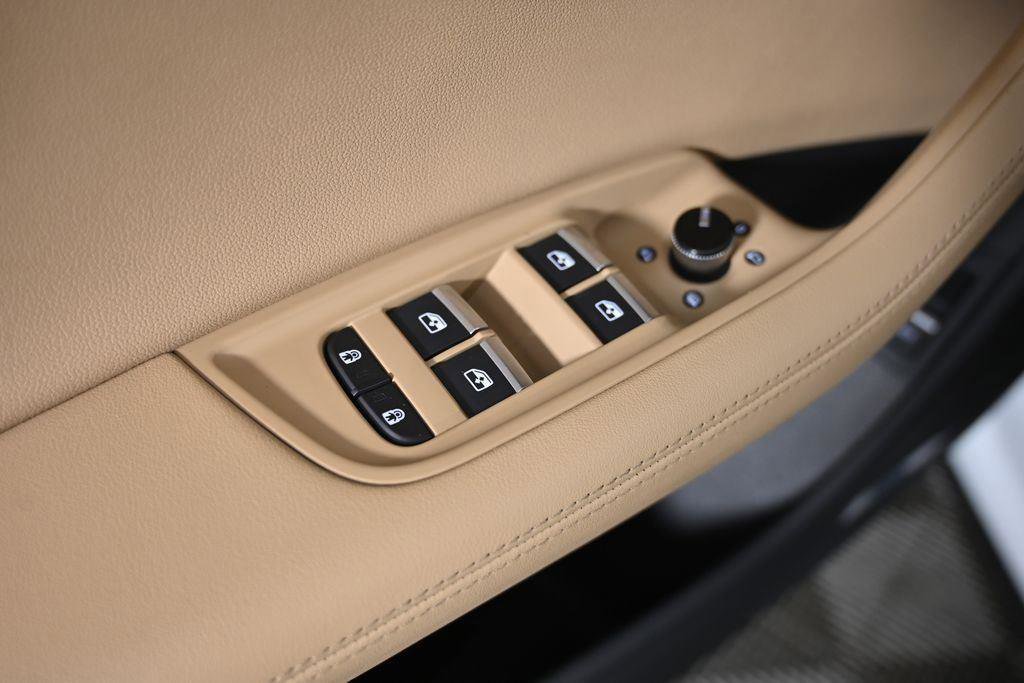 Used 2023 Audi Q8 Premium Plus image 21