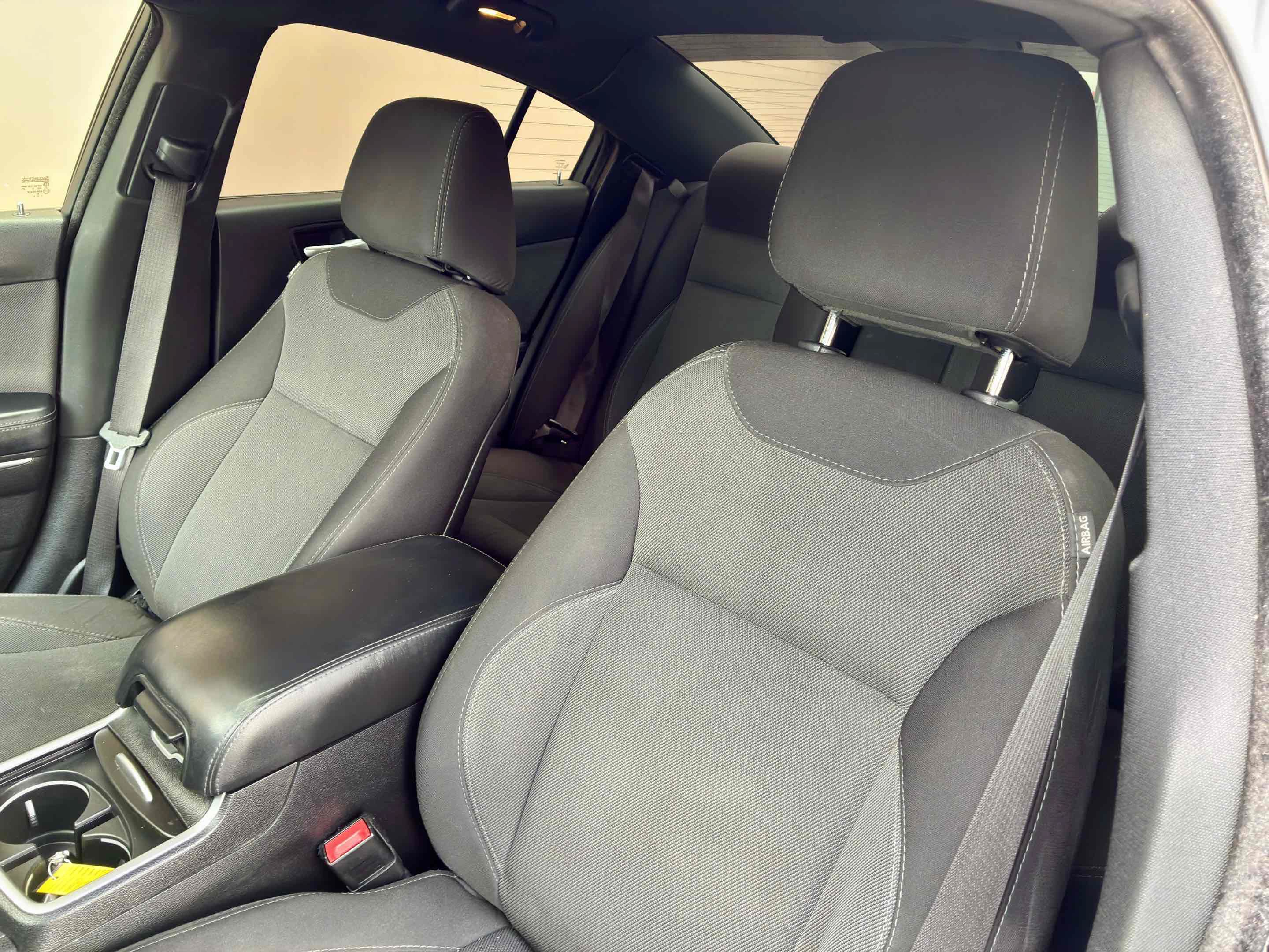 Used 2015 Dodge Charger SE RWD image 36