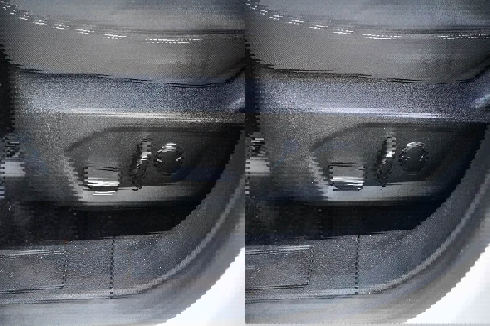 Used 2020 Ford Fusion SE image 20