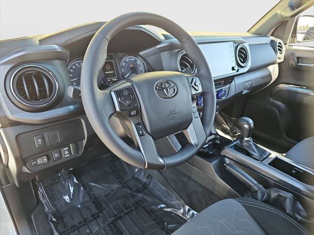 Certified 2023 Toyota Tacoma TRD Off-Road AWD/4WD image 9