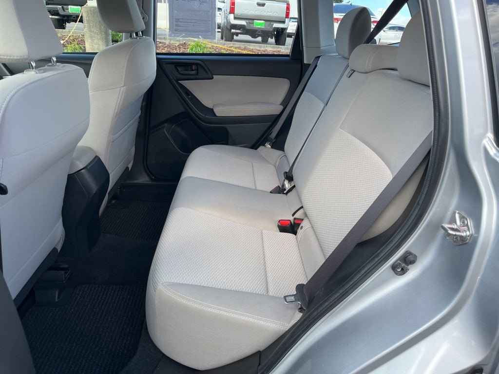 Used 2015 Subaru Forester 2.5i AWD/4WD image 14