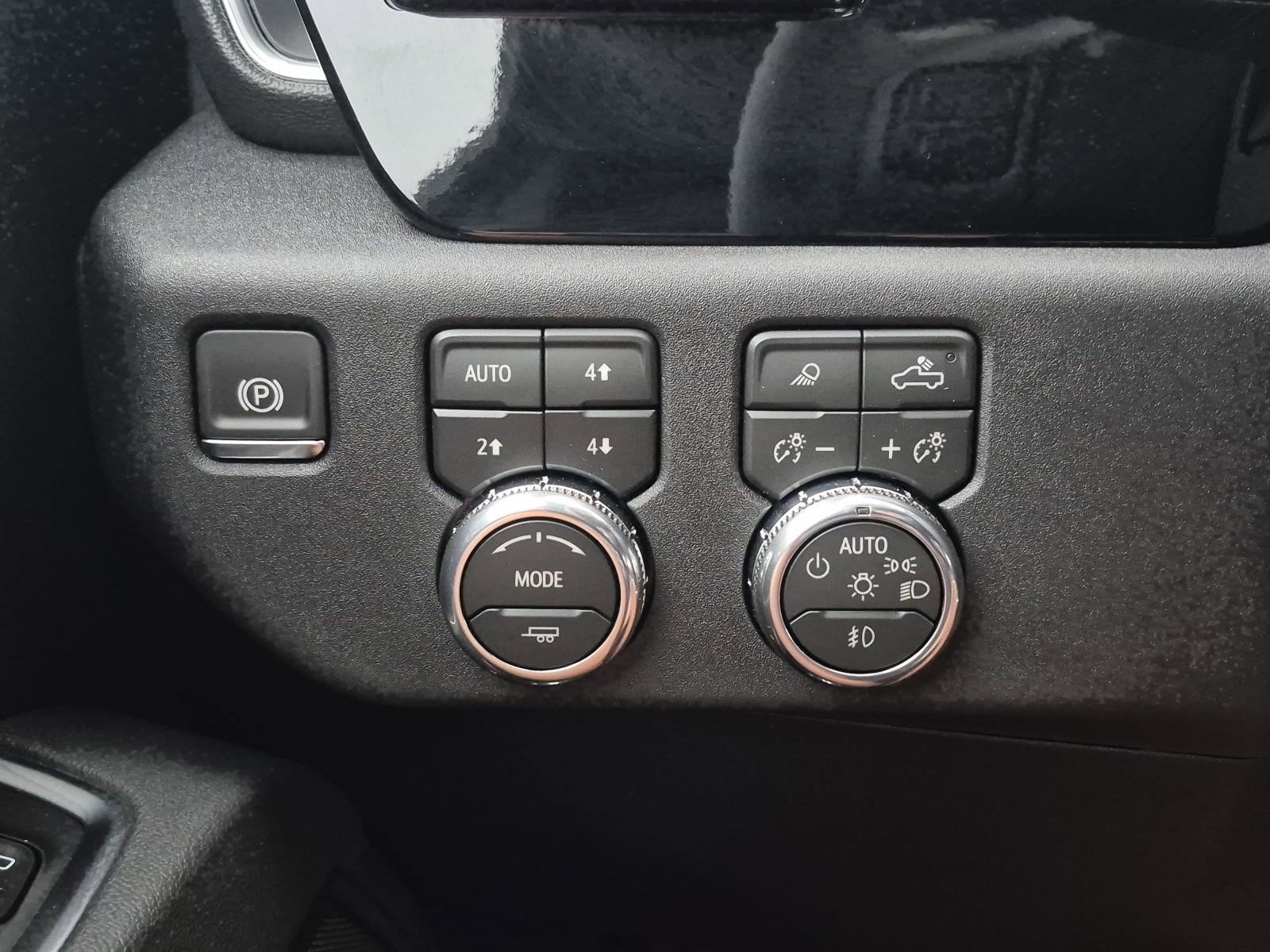 New 2026 GMC Sierra 3500 SLT w/ Texas SLT Premium Package image 16