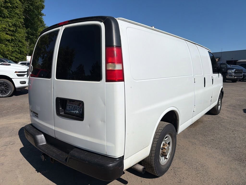 Used 2014 Chevrolet Express 2500 Extended RWD image 4