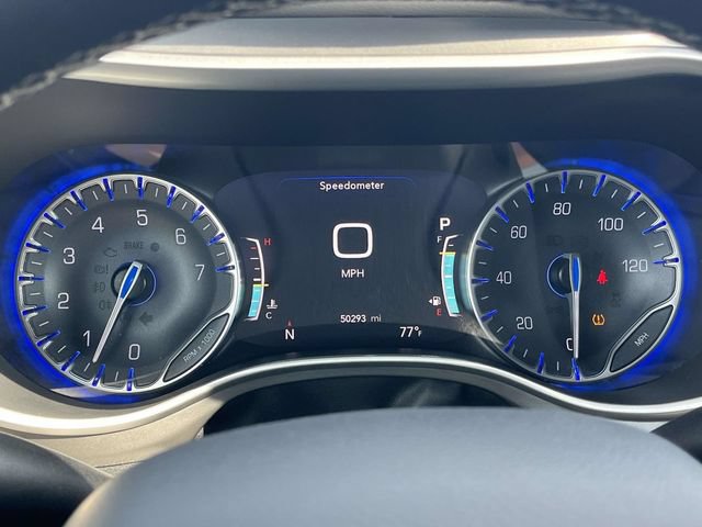 Used 2025 Chrysler Pacifica Select FWD image 33