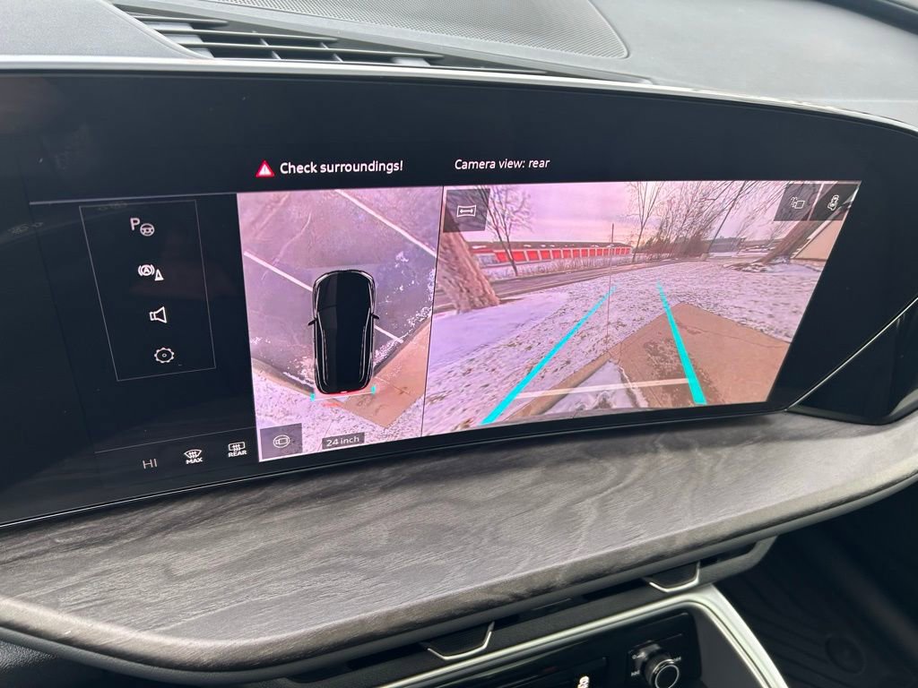 Used 2025 Audi Q5 Premium w/ Convenience Package image 16