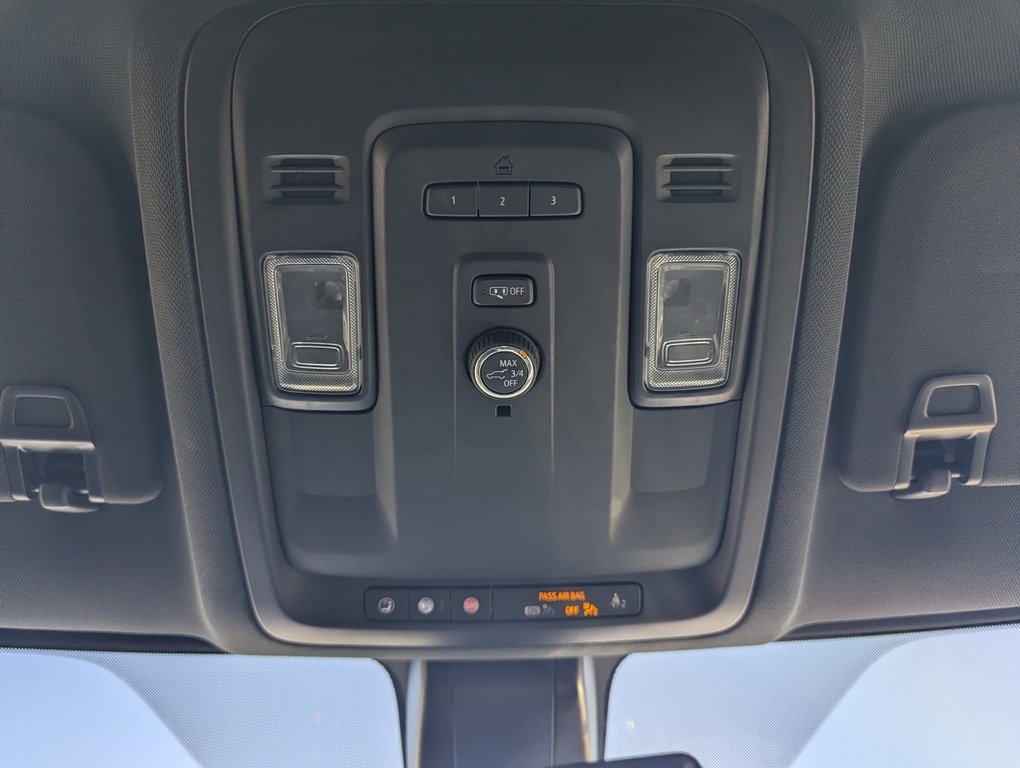 Used 2021 GMC Yukon XL SLT image 38