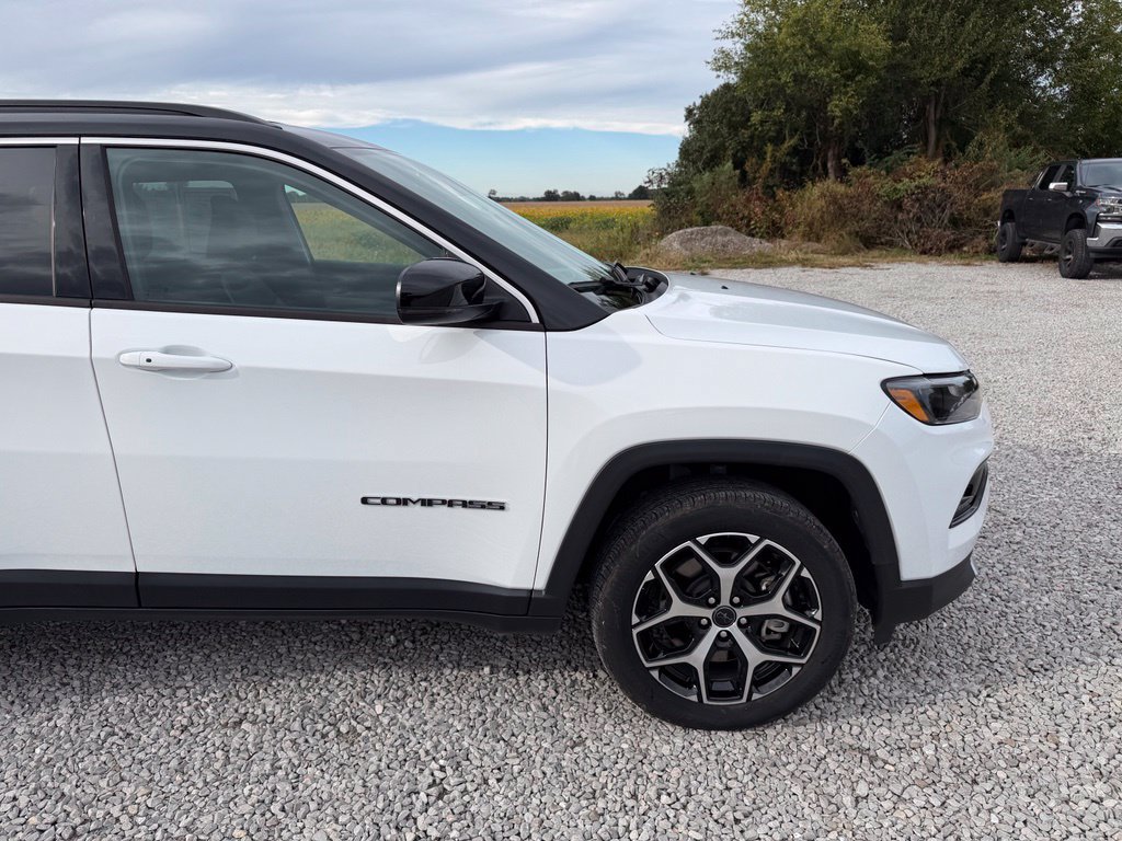 Used 2026 Jeep Compass Limited AWD/4WD image 20