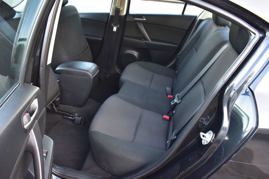 Used 2012 MAZDA MAZDA3 i Sport FWD image 21