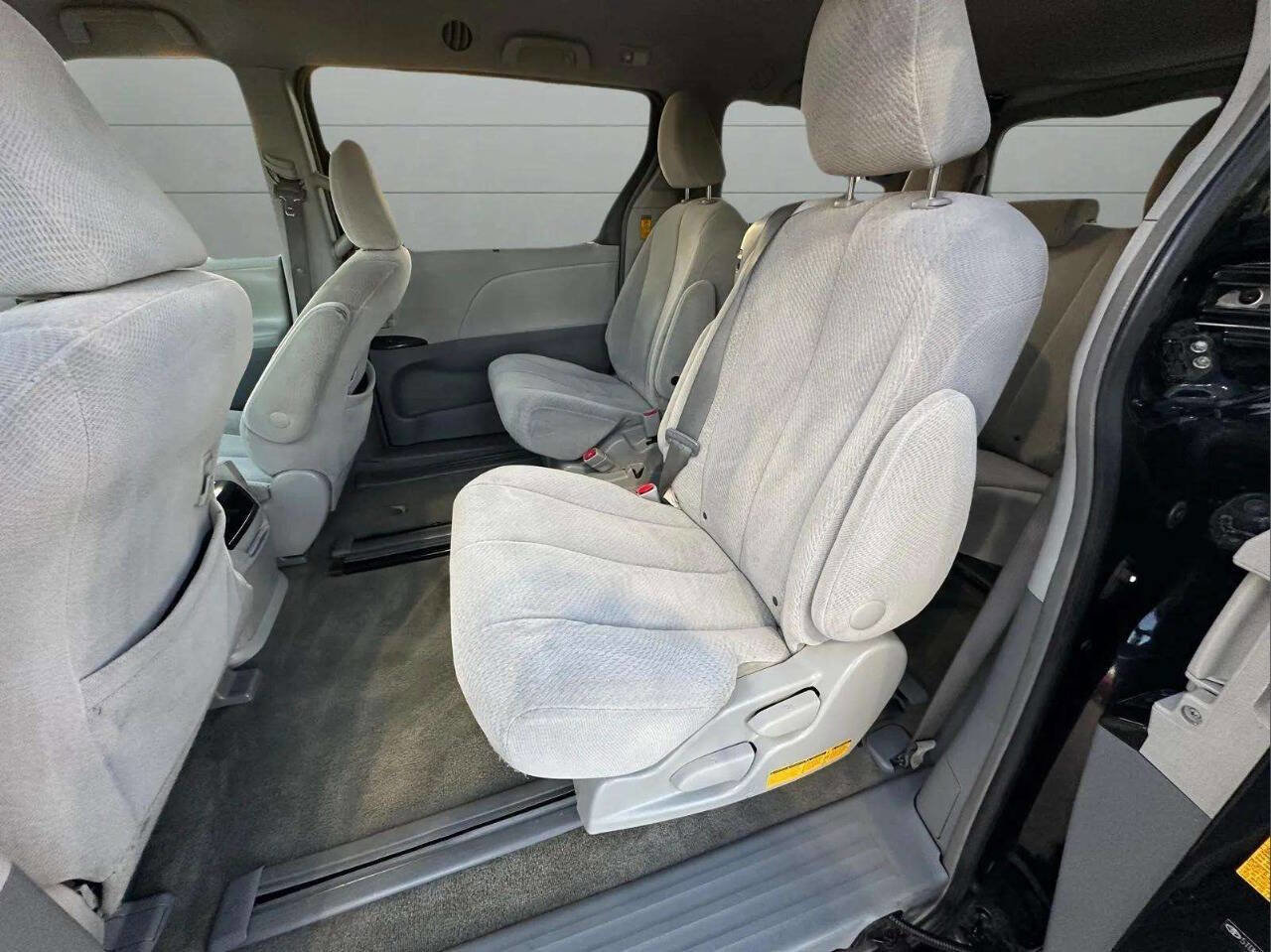 Used 2014 Toyota Sienna LE image 18