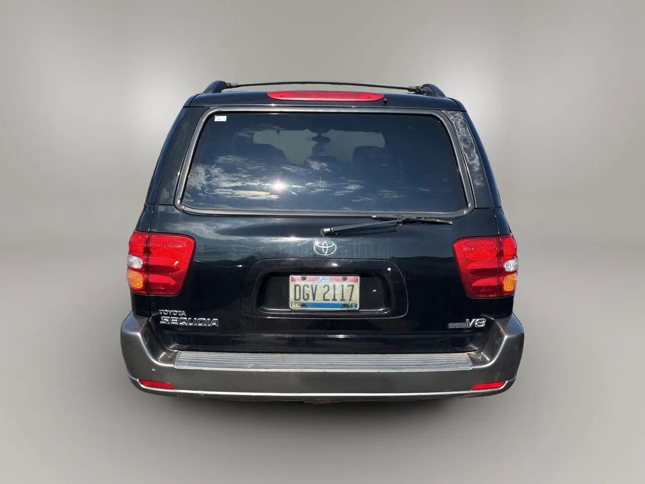 Used 2004 Toyota Sequoia SR5 image 3