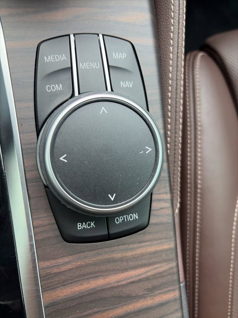 Used 2021 BMW M550i xDrive AWD/4WD image 24